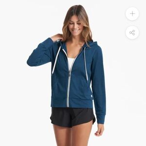 NWT Vuori halo performance hoodie 2.0 Cosmo Heather SOLD OUT COLOR size small